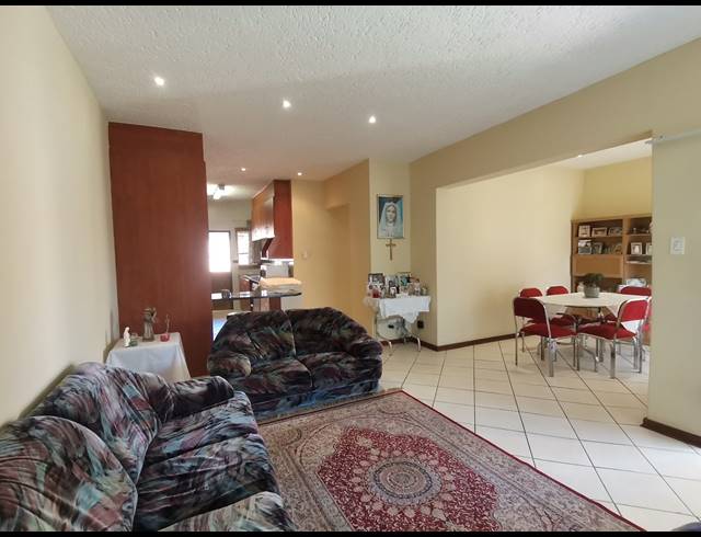 2 BEDROOM TOWNHOUSE FOR SALE IN LIEFDE EN VREDE